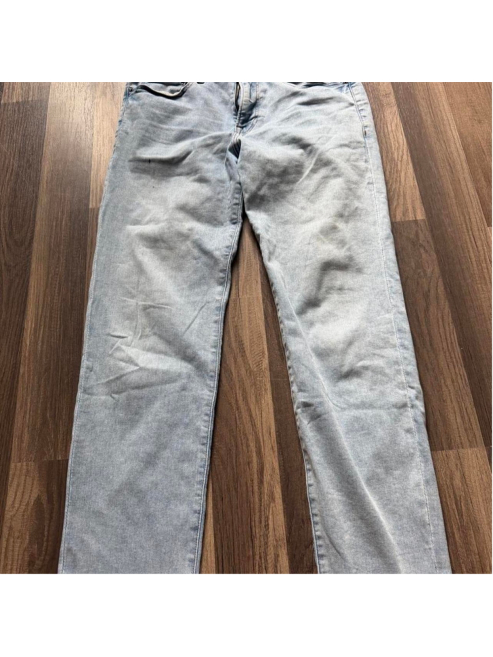 Light wash slim straight jeans with a faded Y2K-inspired look